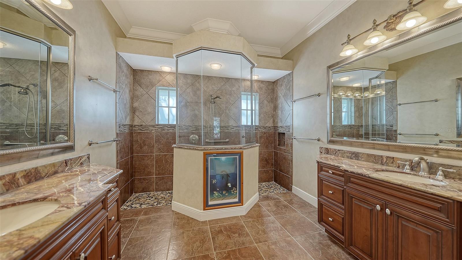 A4676501 Property Photo