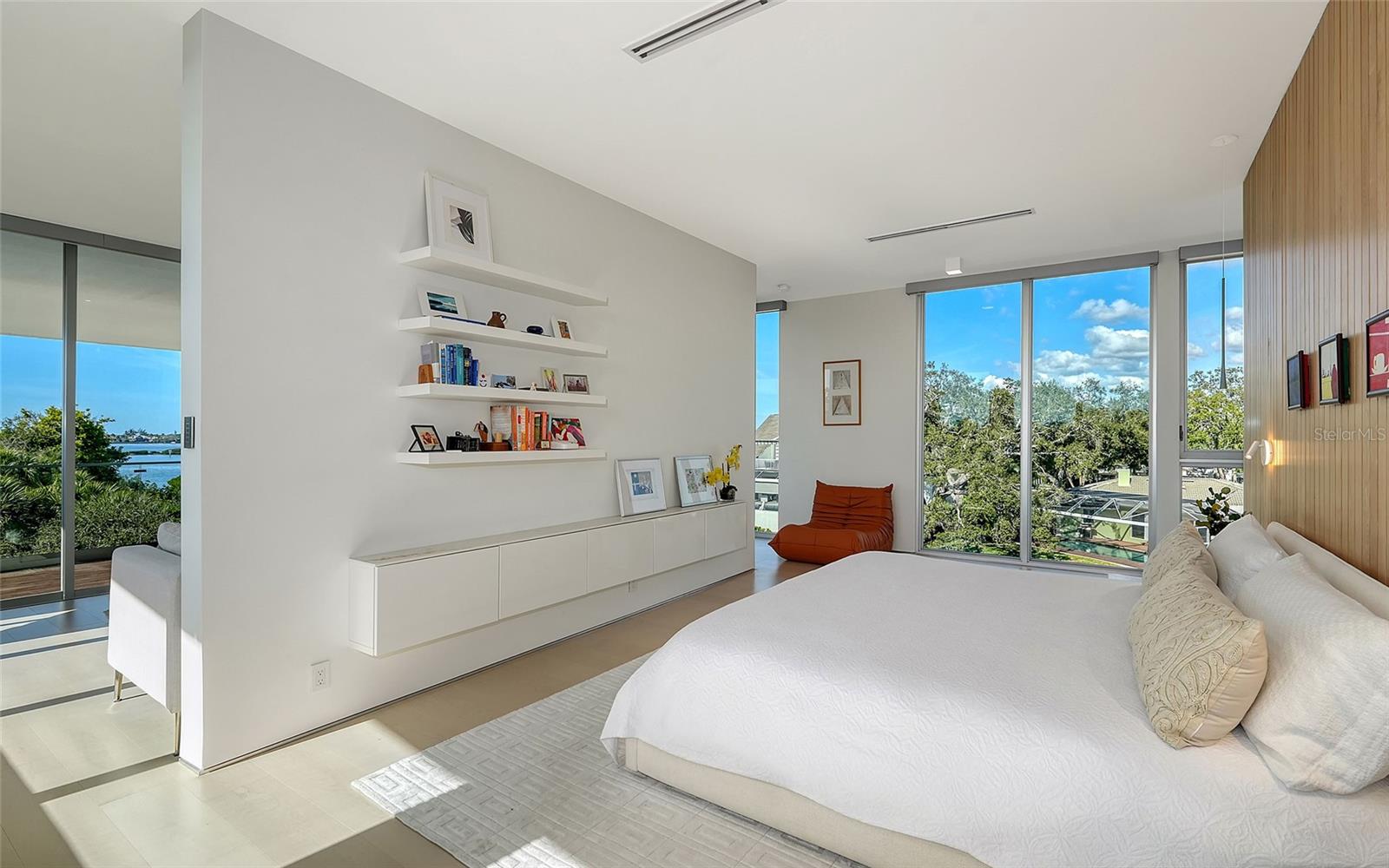 A4676504 Property Photo