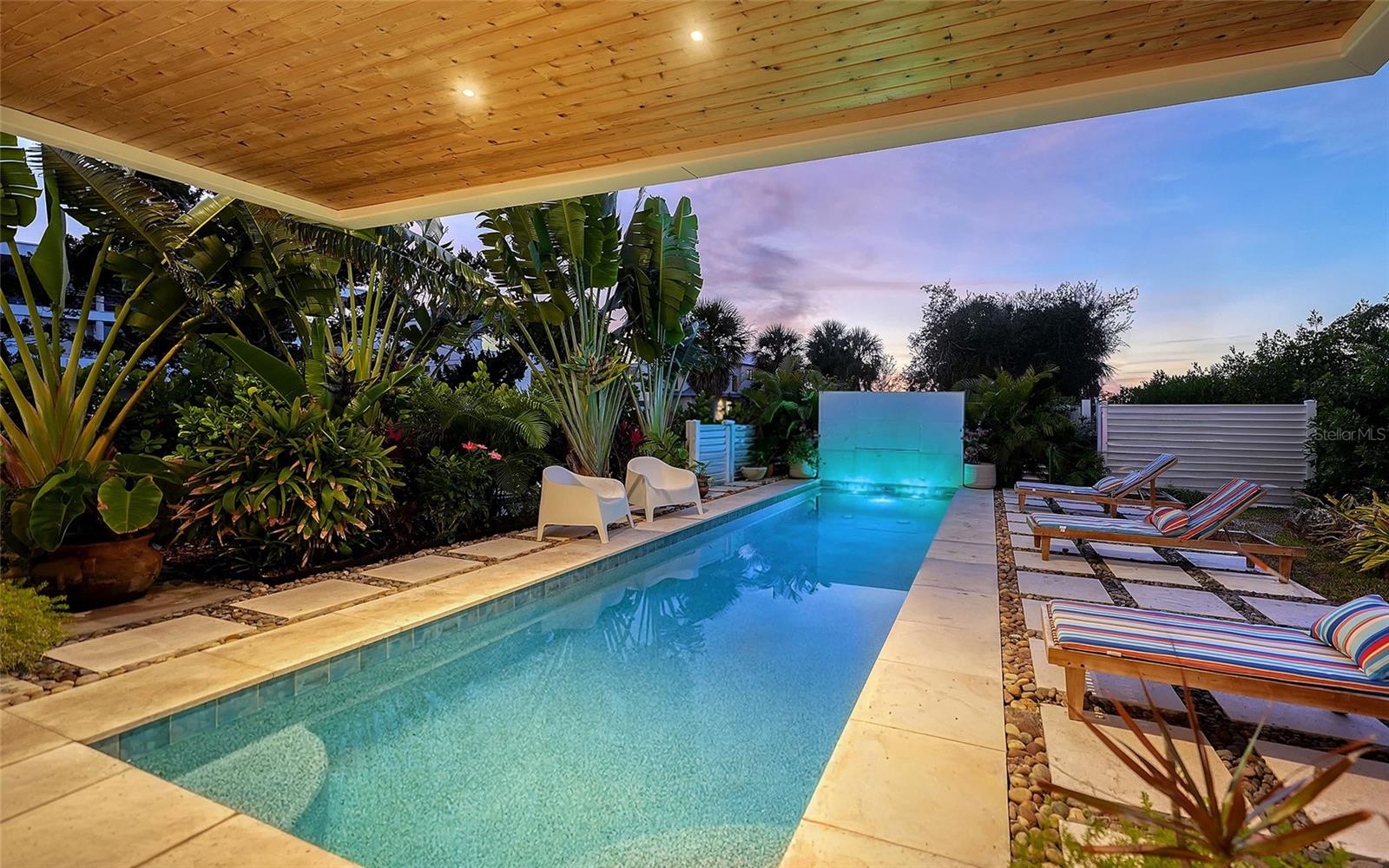 A4676504 Property Photo