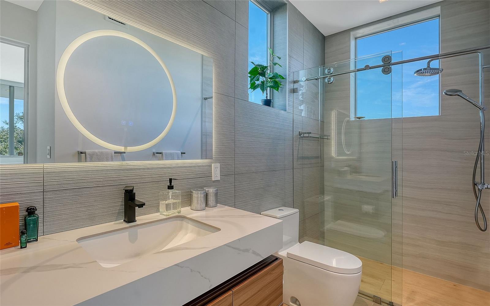 A4676504 Property Photo