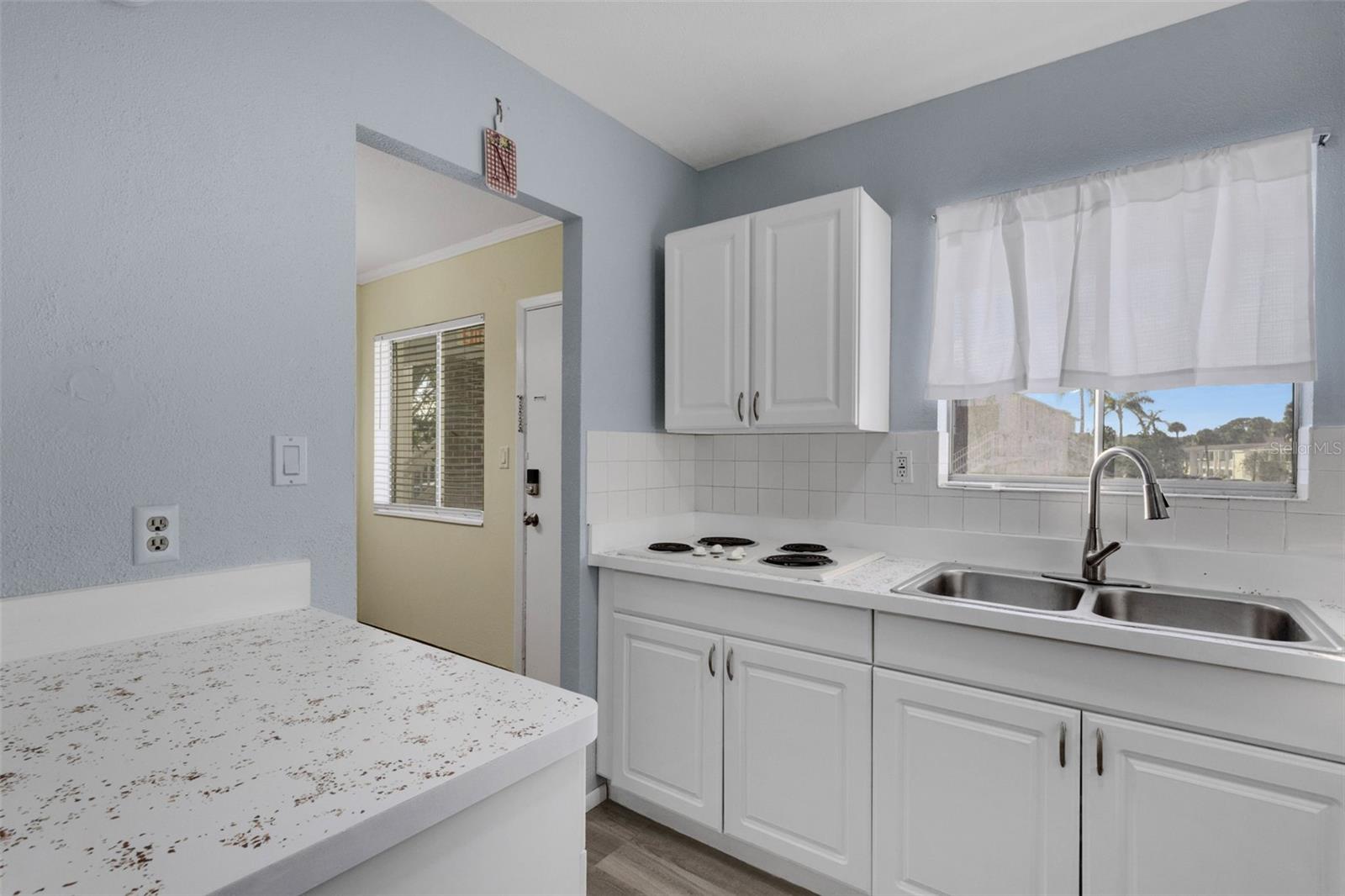 A4676520 Property Photo