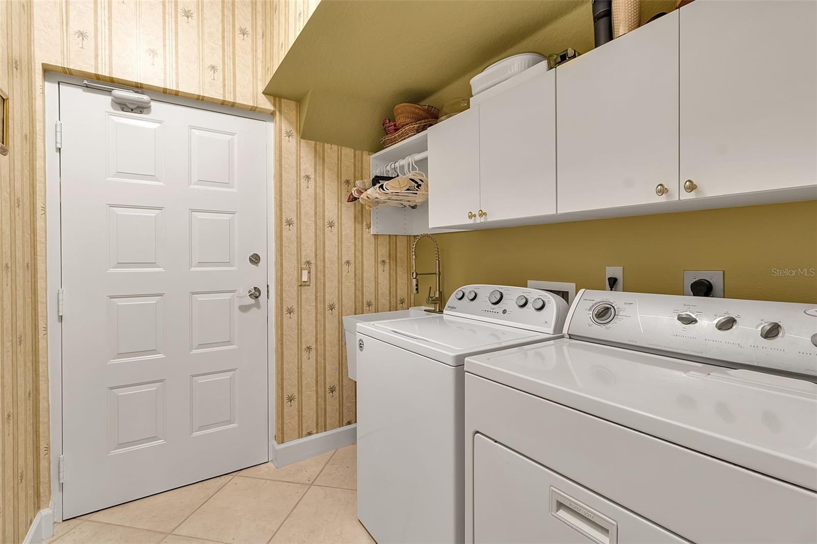 A4676522 Property Photo