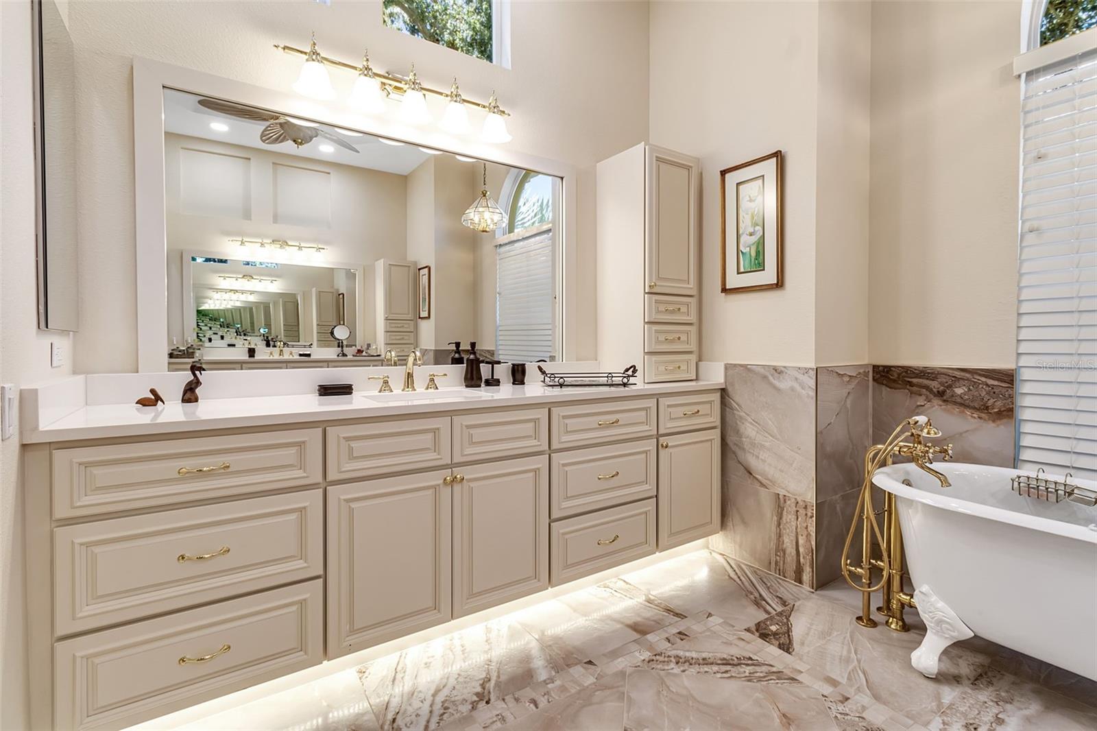 A4676567 Property Photo
