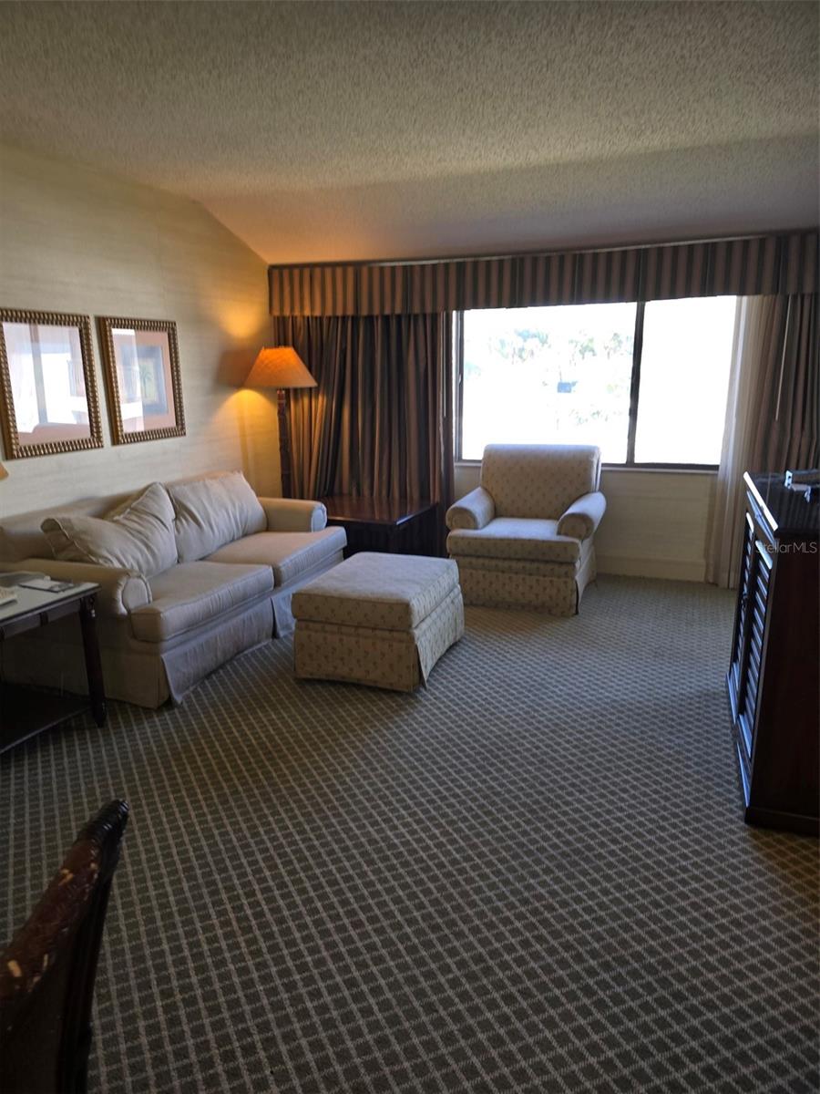 TB8459937 Property Photo