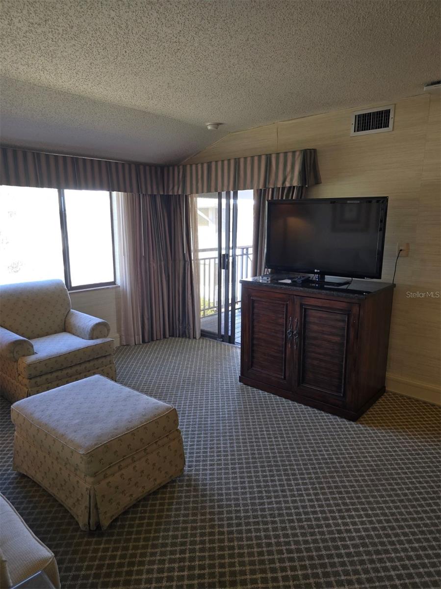 TB8459937 Property Photo