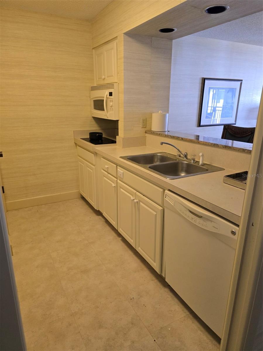 TB8459937 Property Photo