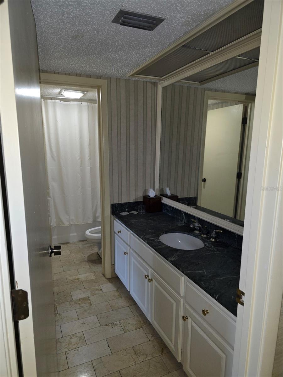 TB8459937 Property Photo