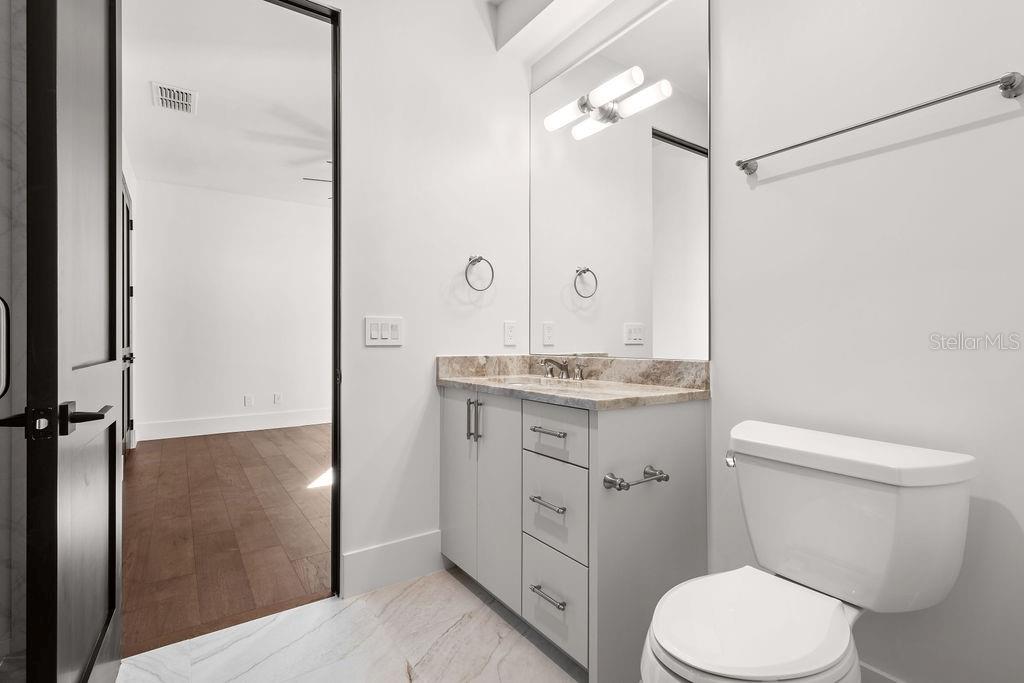 O6370294 Property Photo