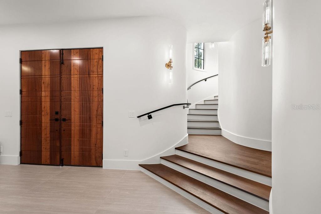 O6370294 Property Photo