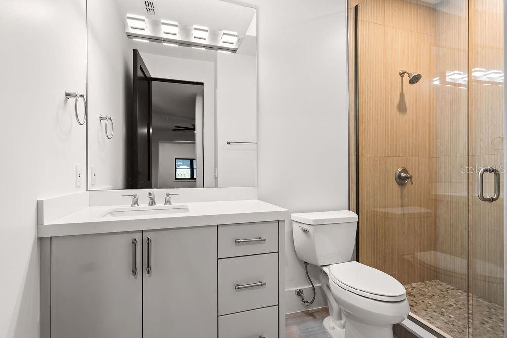 O6370294 Property Photo