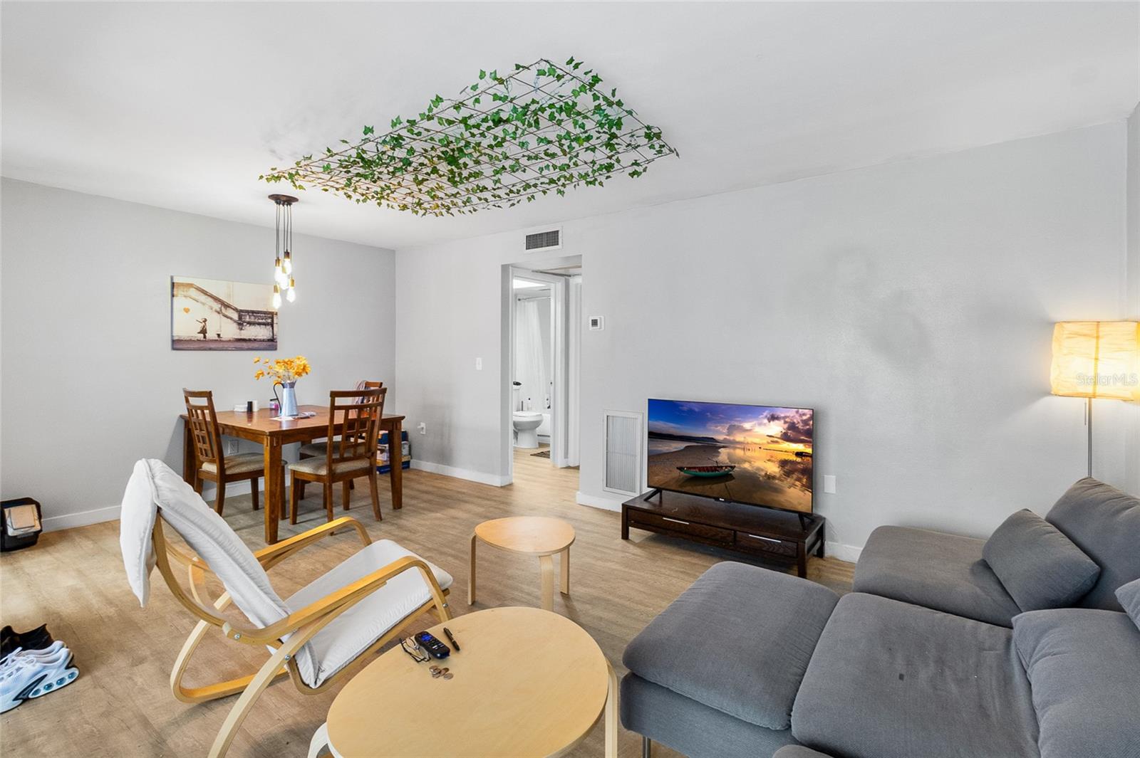 TB8459988 Property Photo