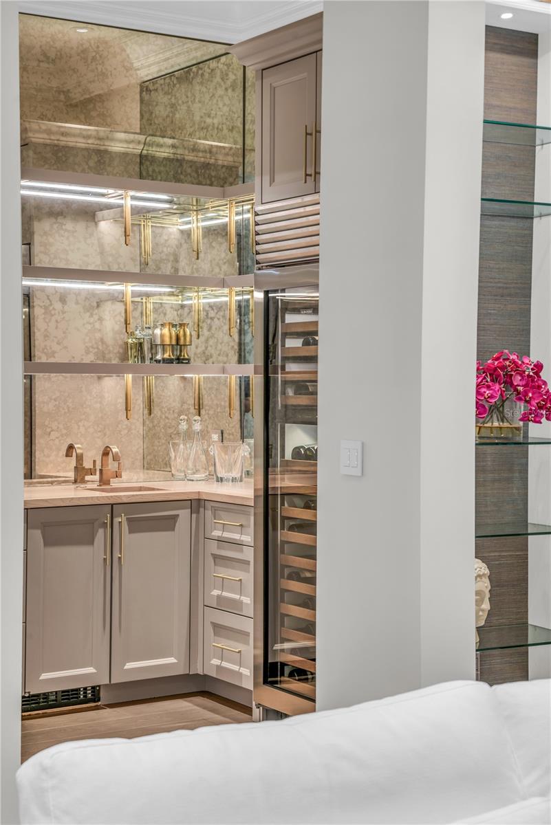 O6370317 Property Photo