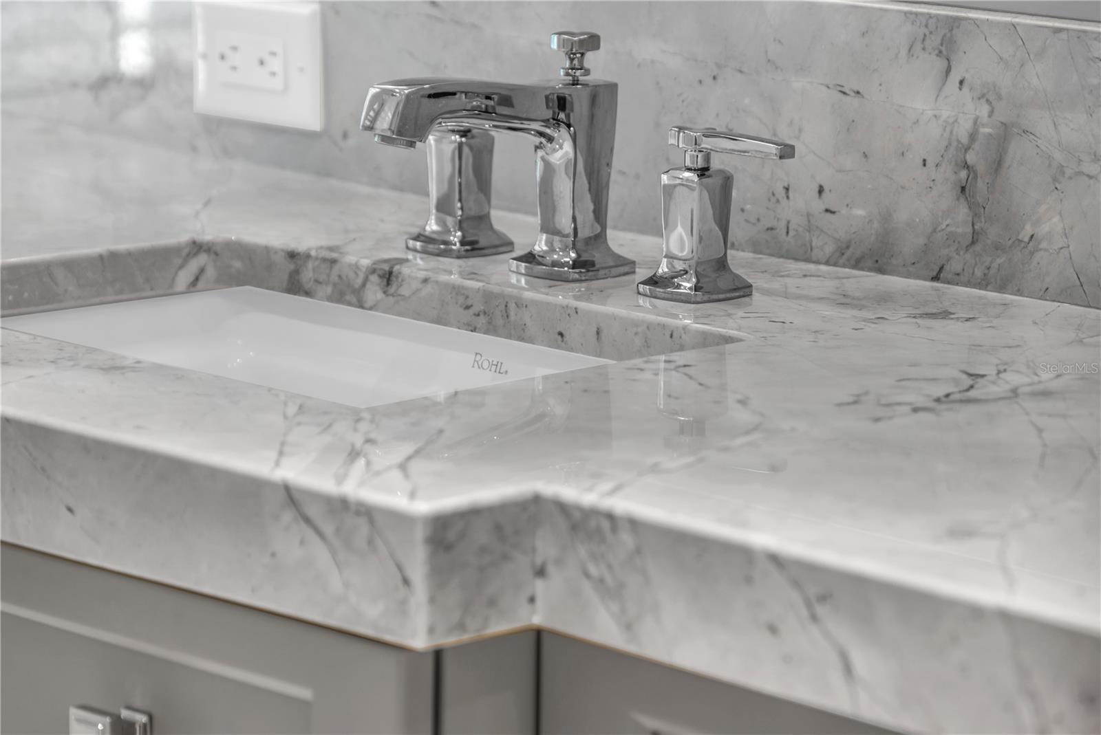 O6370317 Property Photo