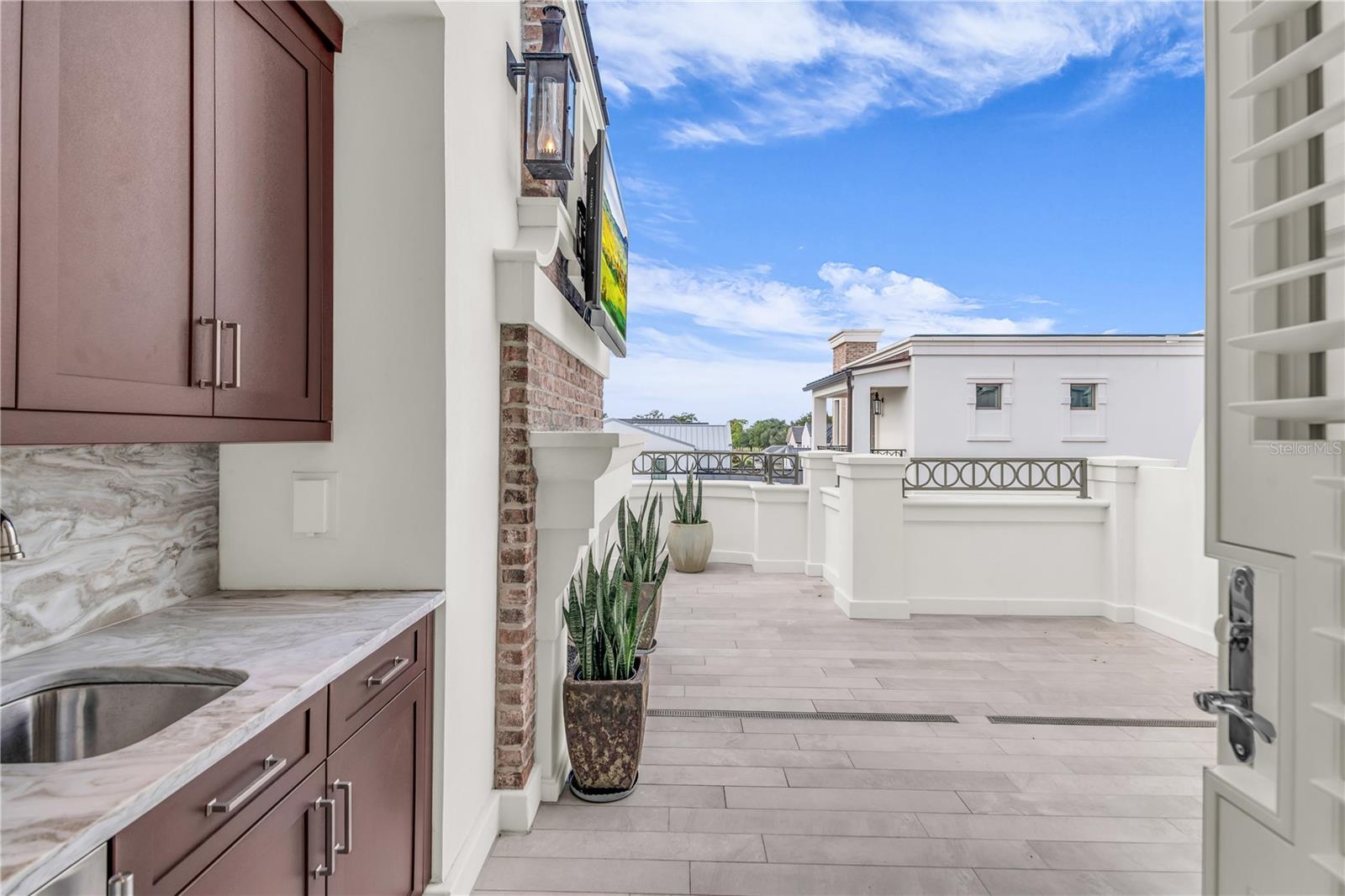 O6370317 Property Photo