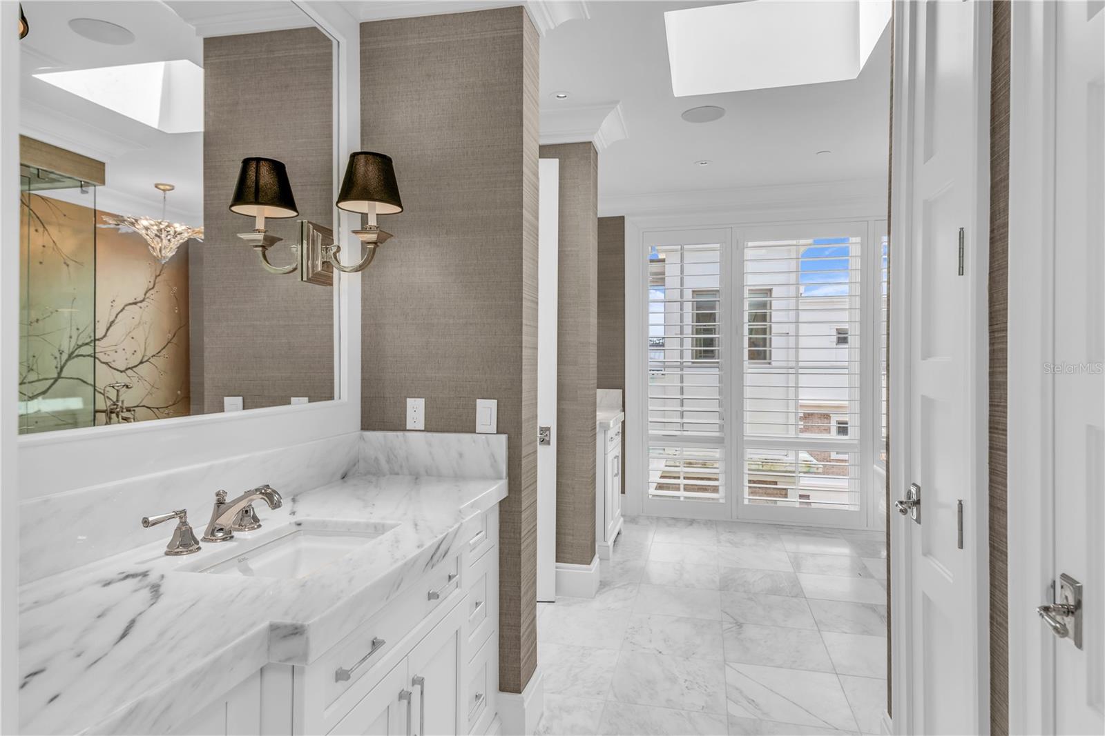 O6370317 Property Photo