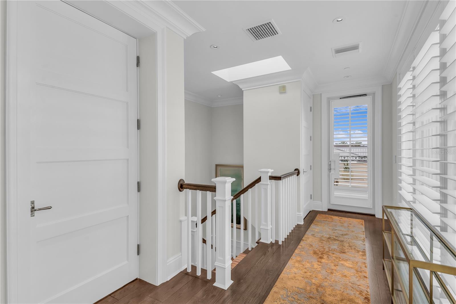 O6370317 Property Photo