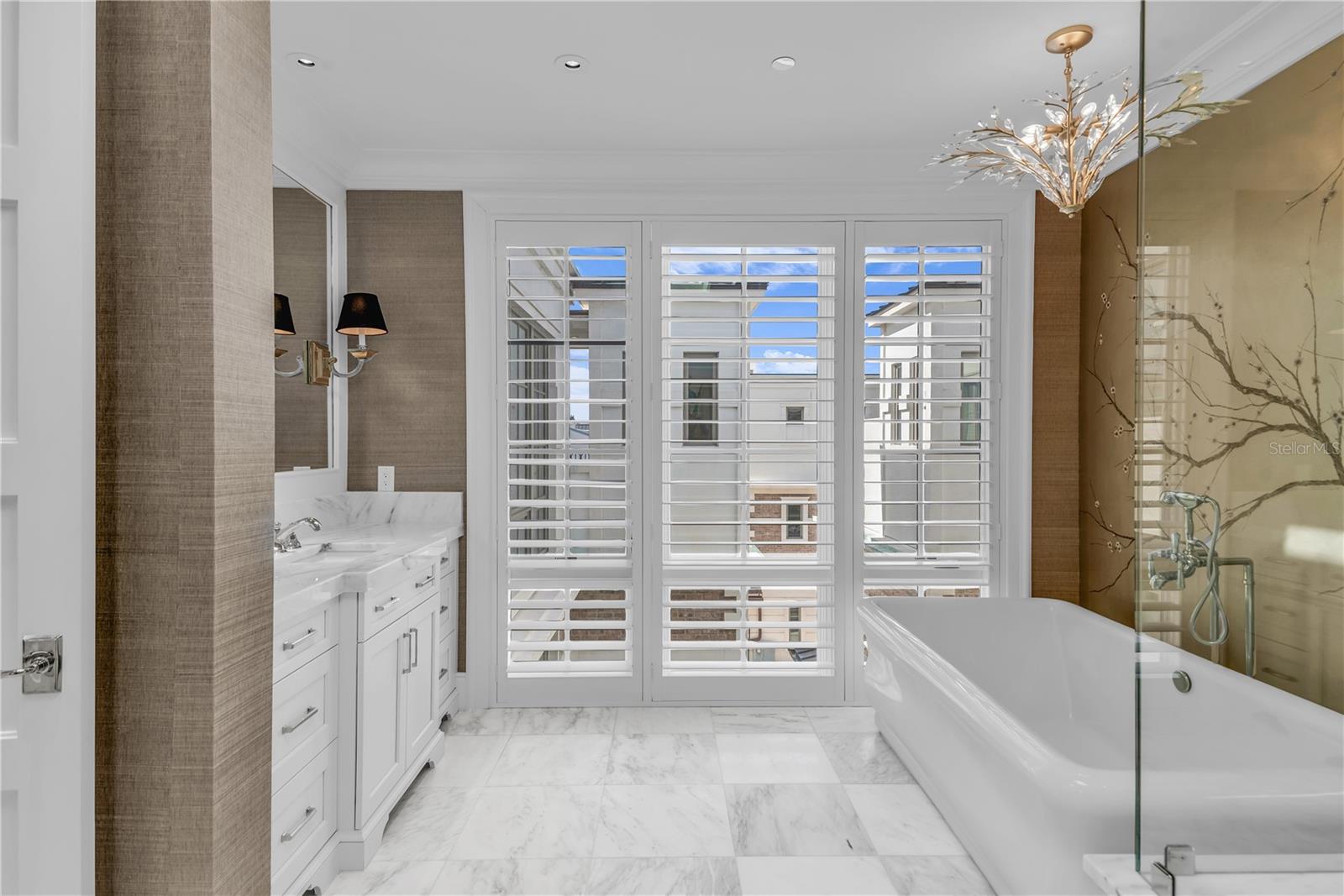 O6370317 Property Photo