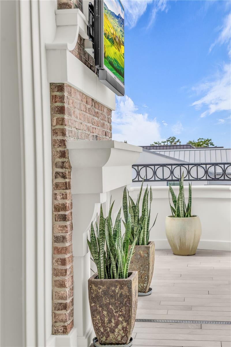 O6370317 Property Photo