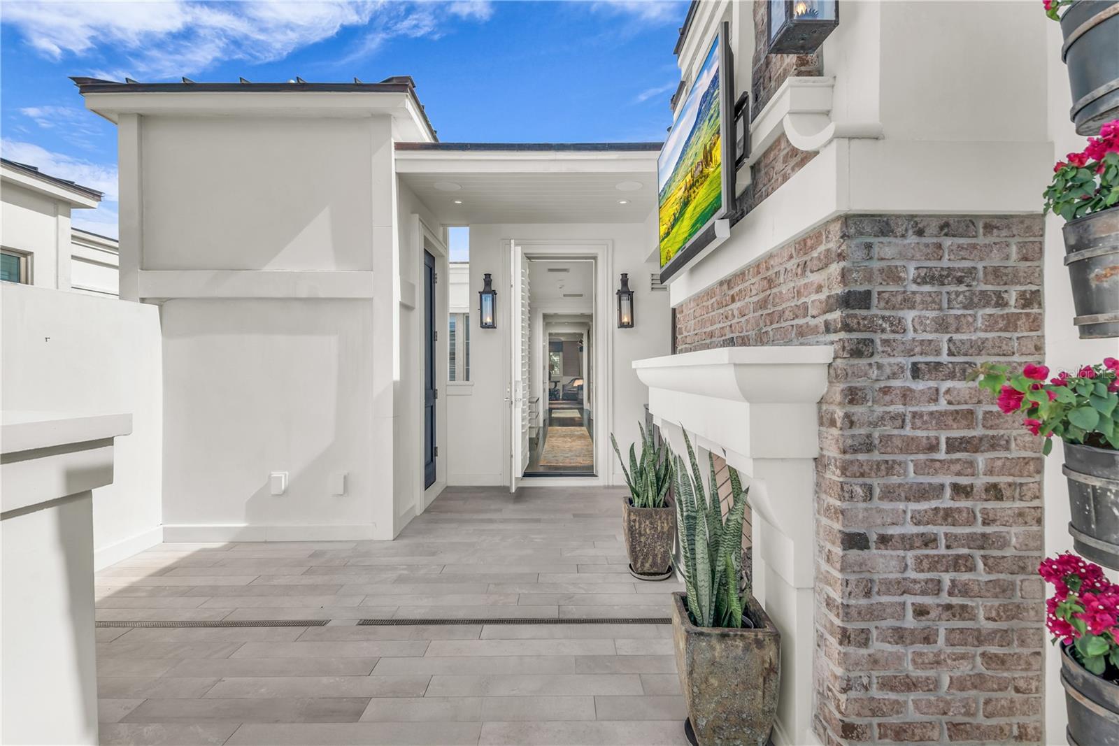 O6370317 Property Photo