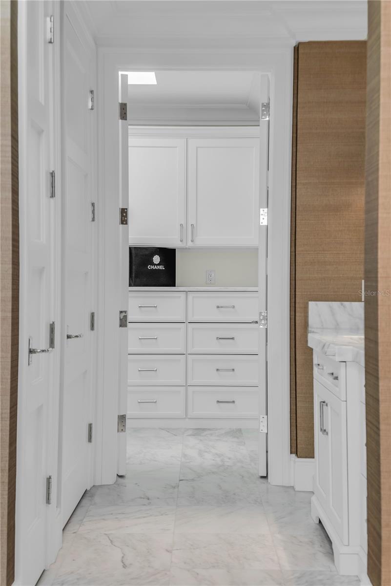 O6370317 Property Photo