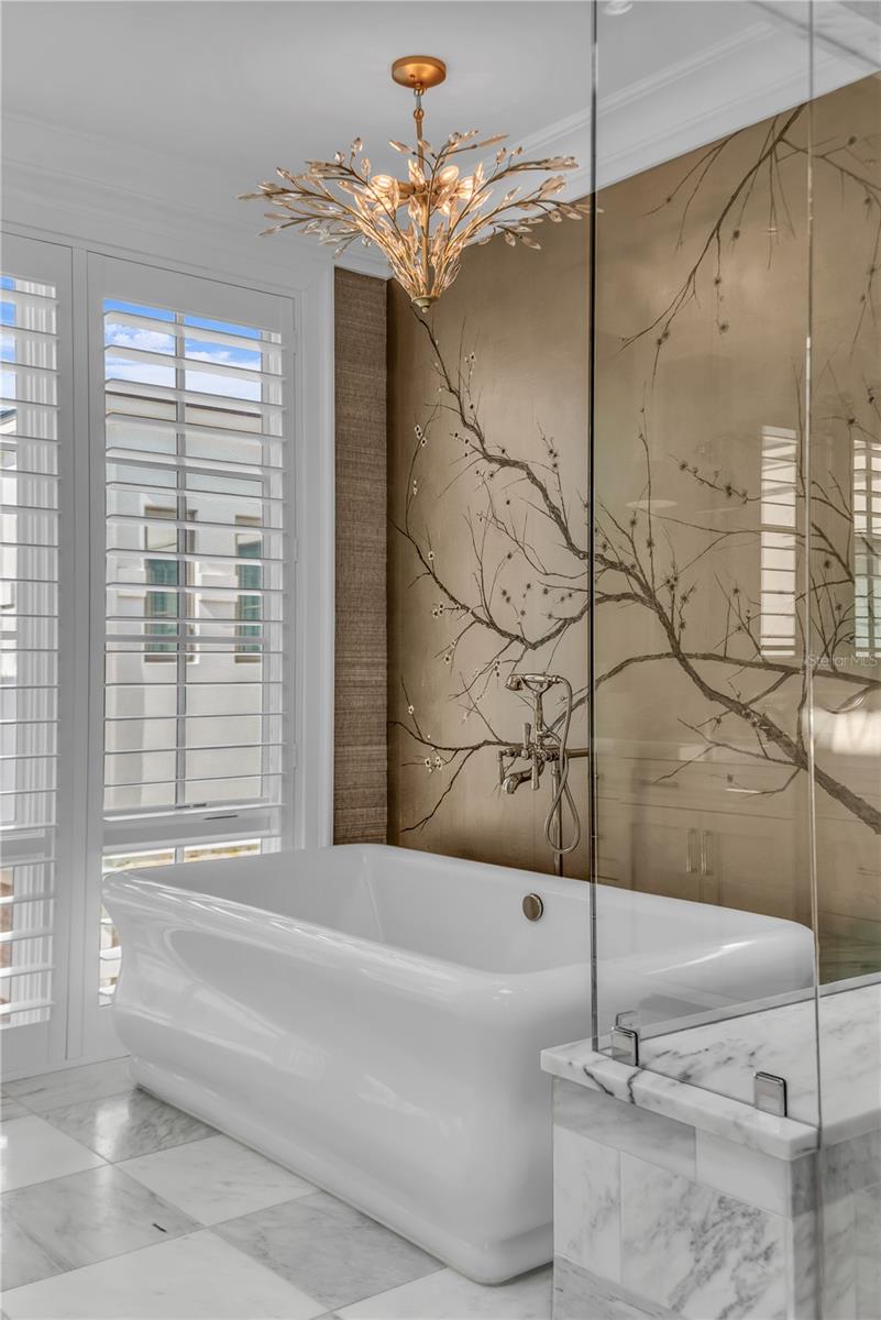 O6370317 Property Photo