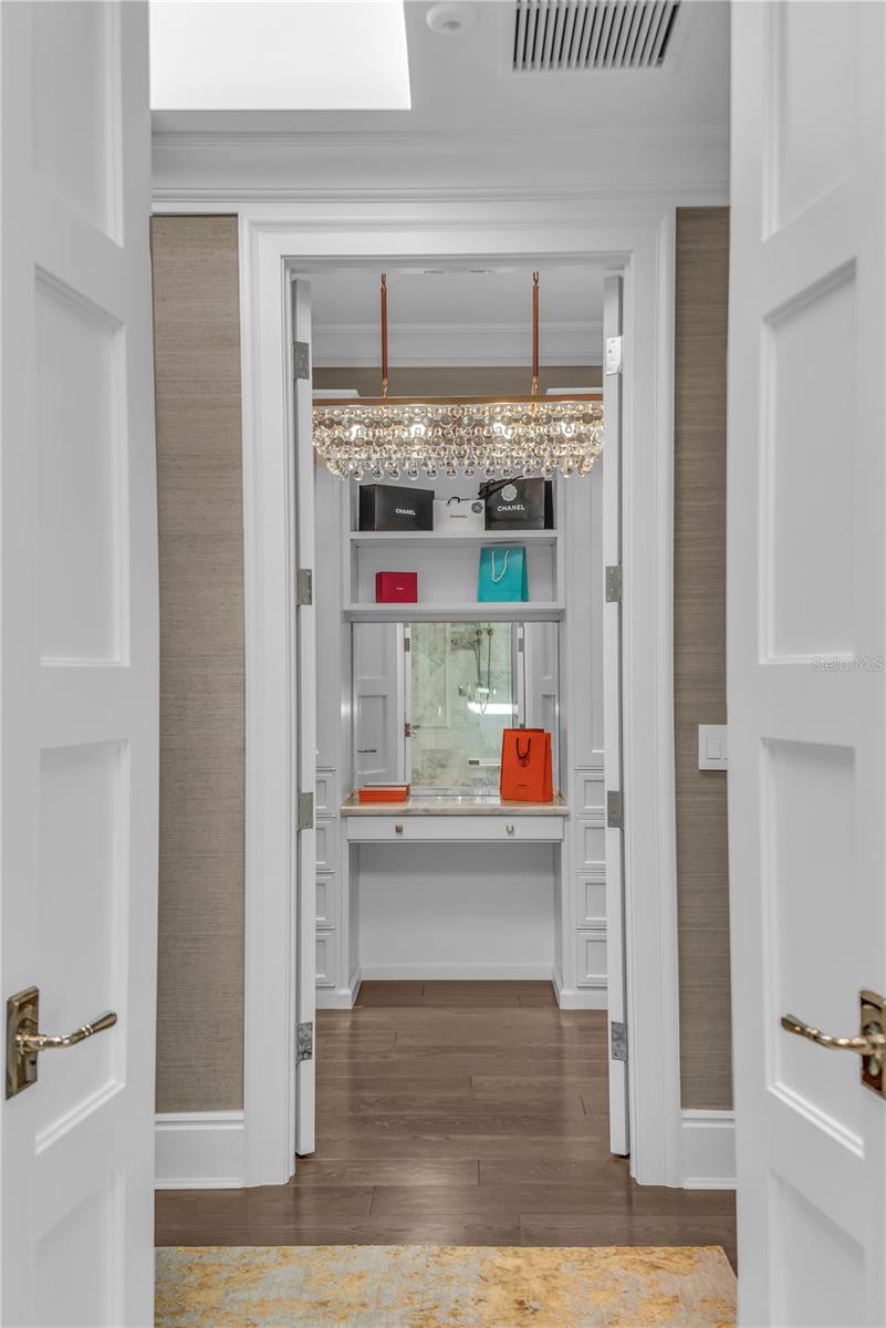 O6370317 Property Photo