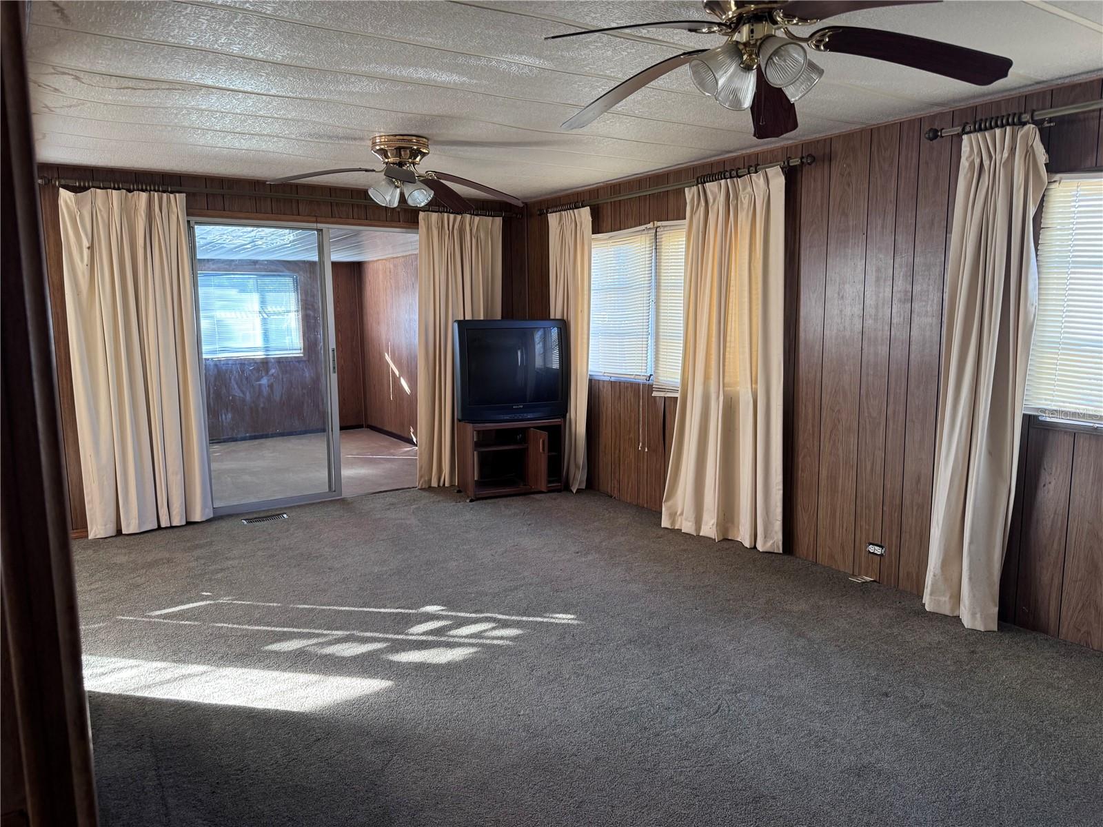 P4937387 Property Photo