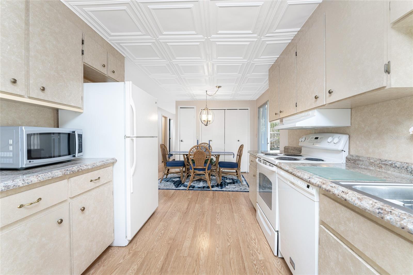 C7519540 Property Photo