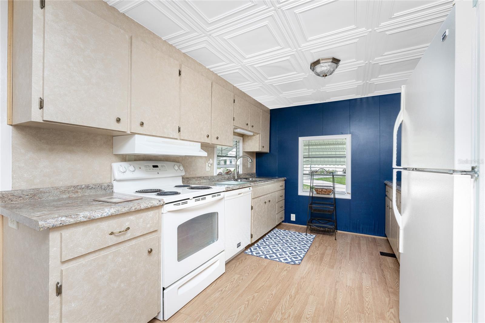 C7519540 Property Photo