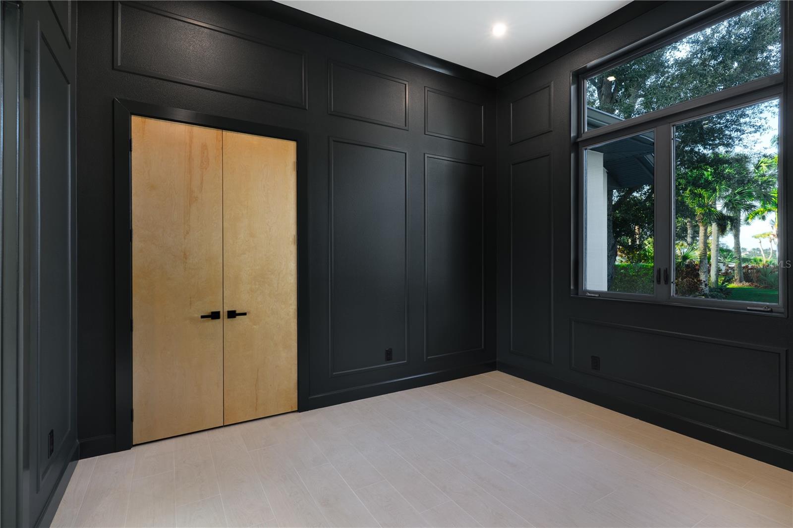 A4676619 Property Photo