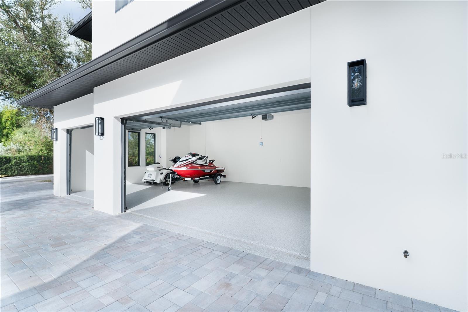 A4676619 Property Photo