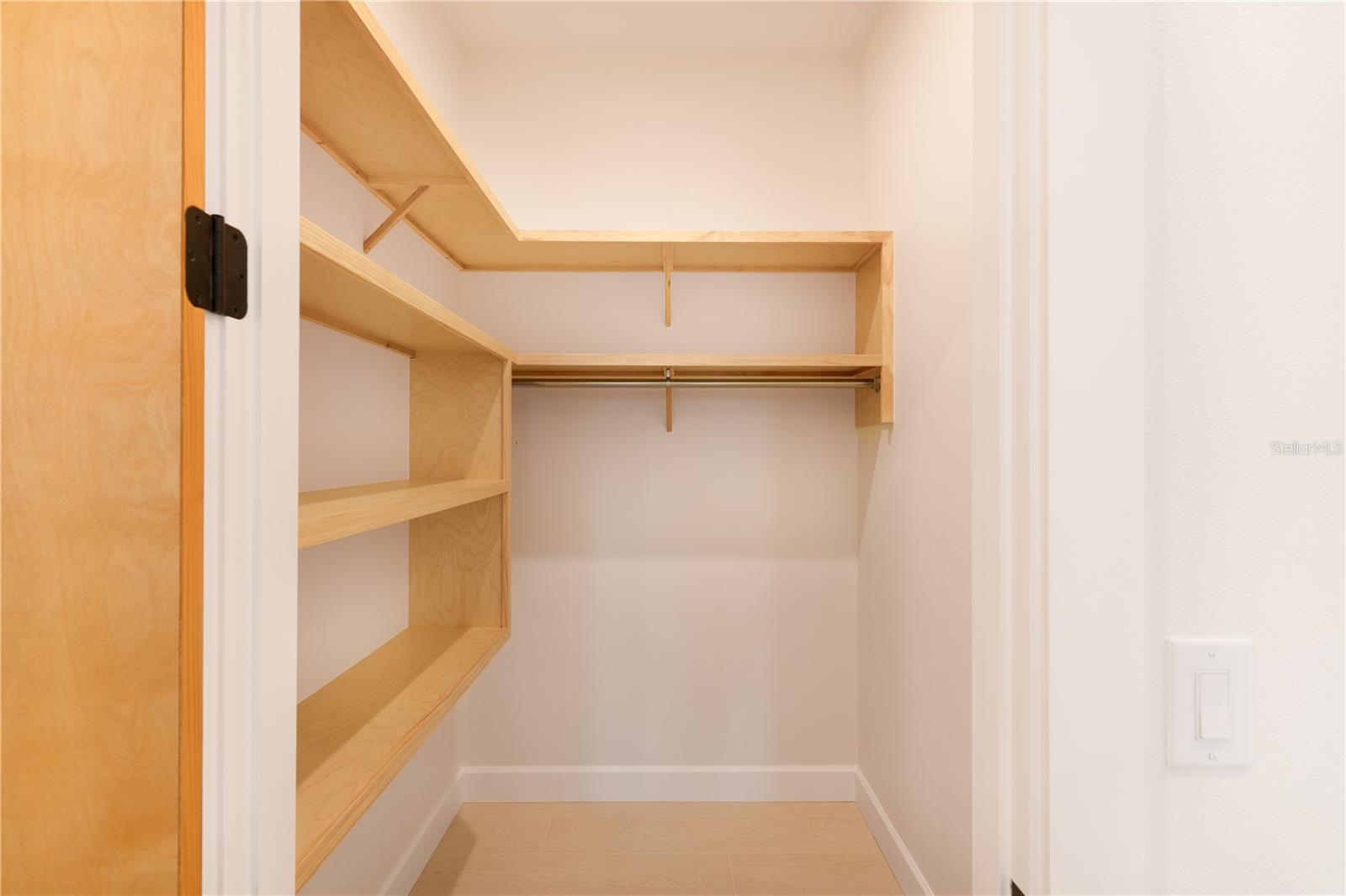 A4676619 Property Photo