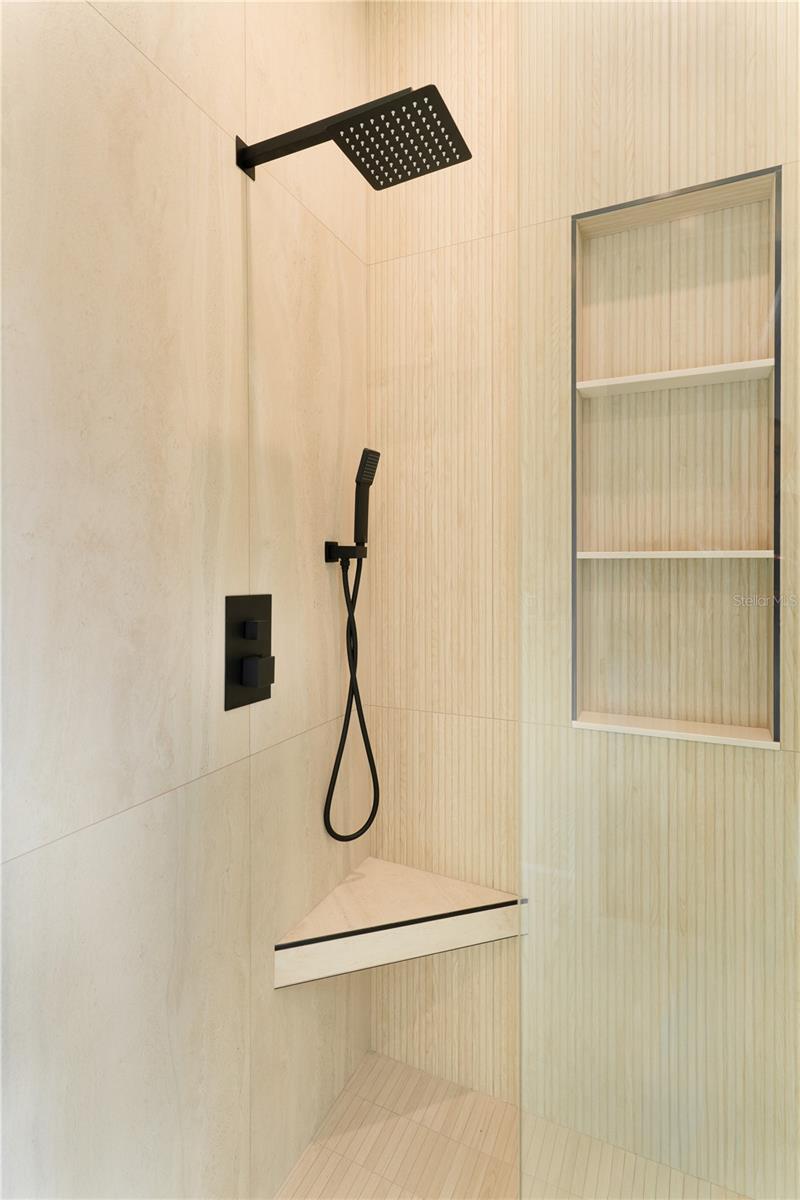 A4676619 Property Photo