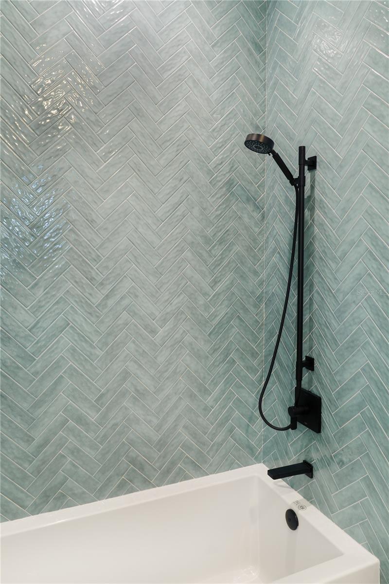 A4676619 Property Photo