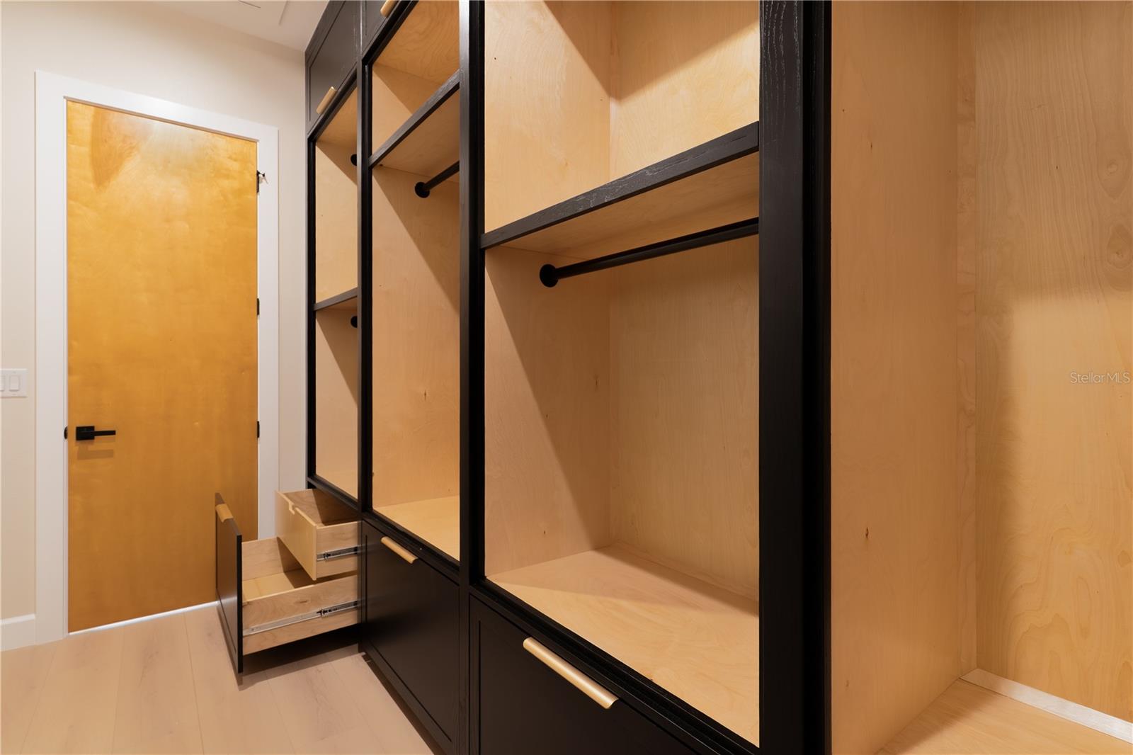 A4676619 Property Photo