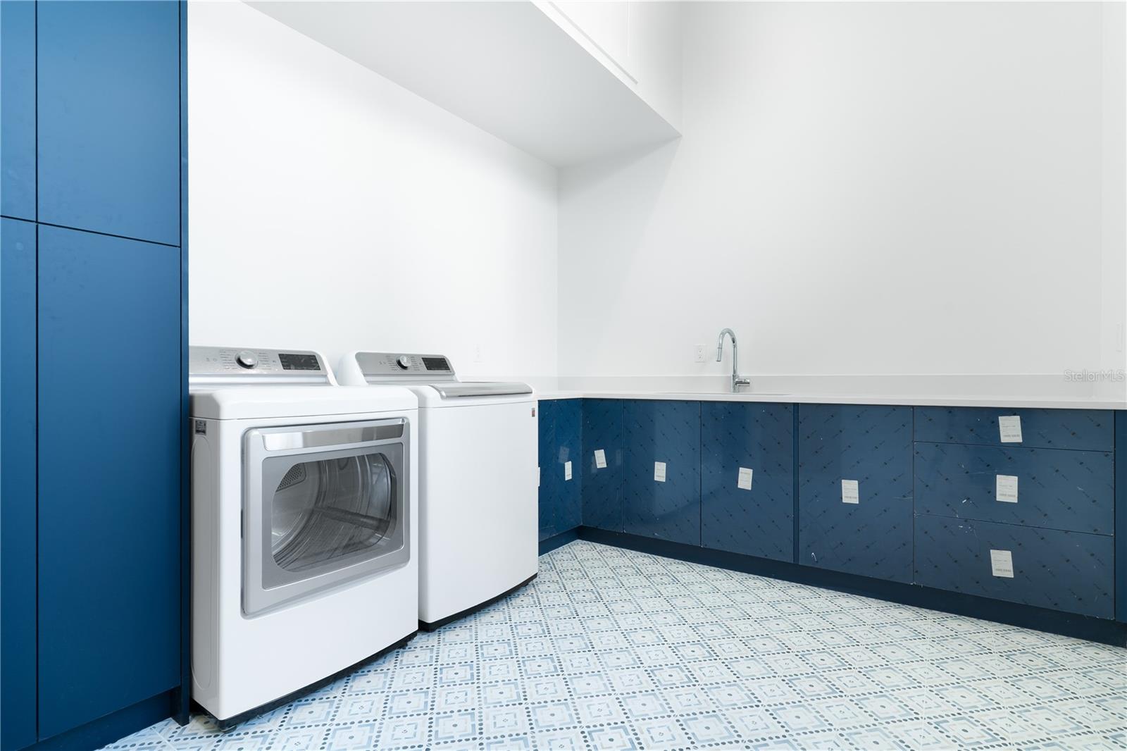 A4676619 Property Photo