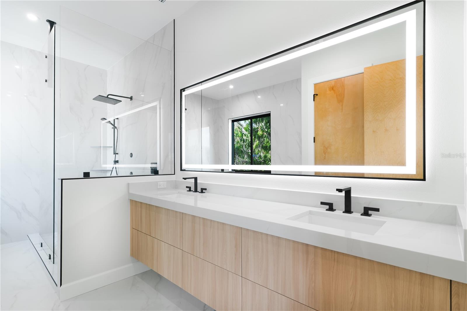 A4676619 Property Photo