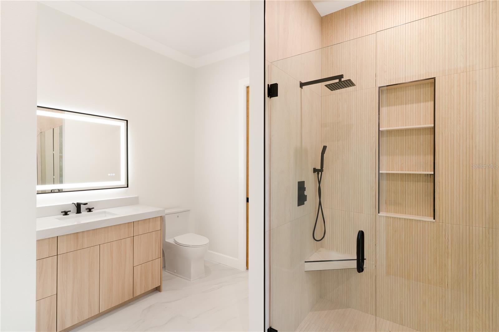 A4676619 Property Photo