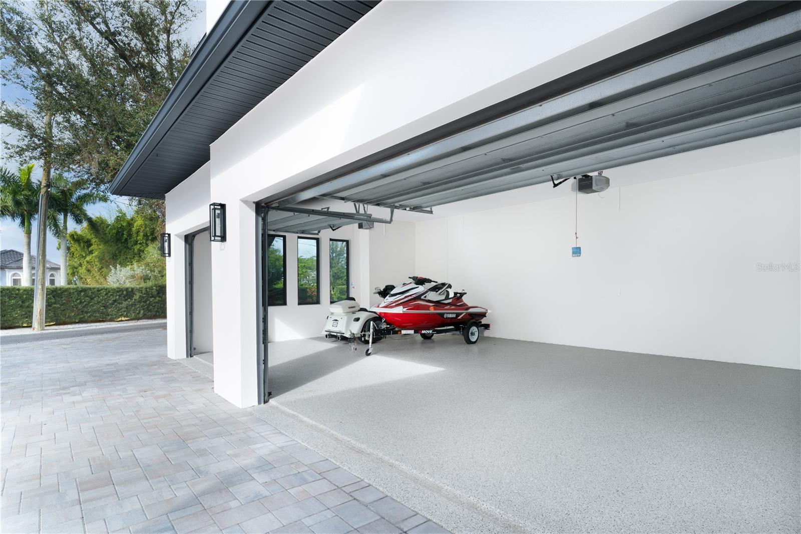 A4676619 Property Photo