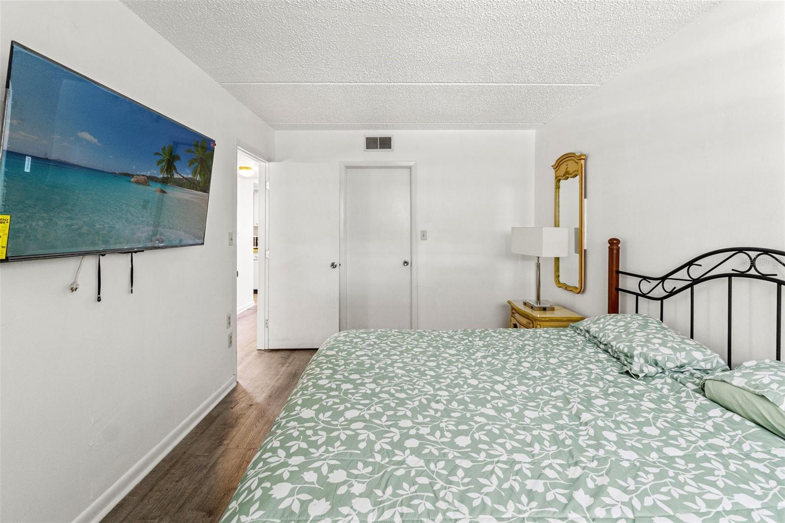 TB8460080 Property Photo