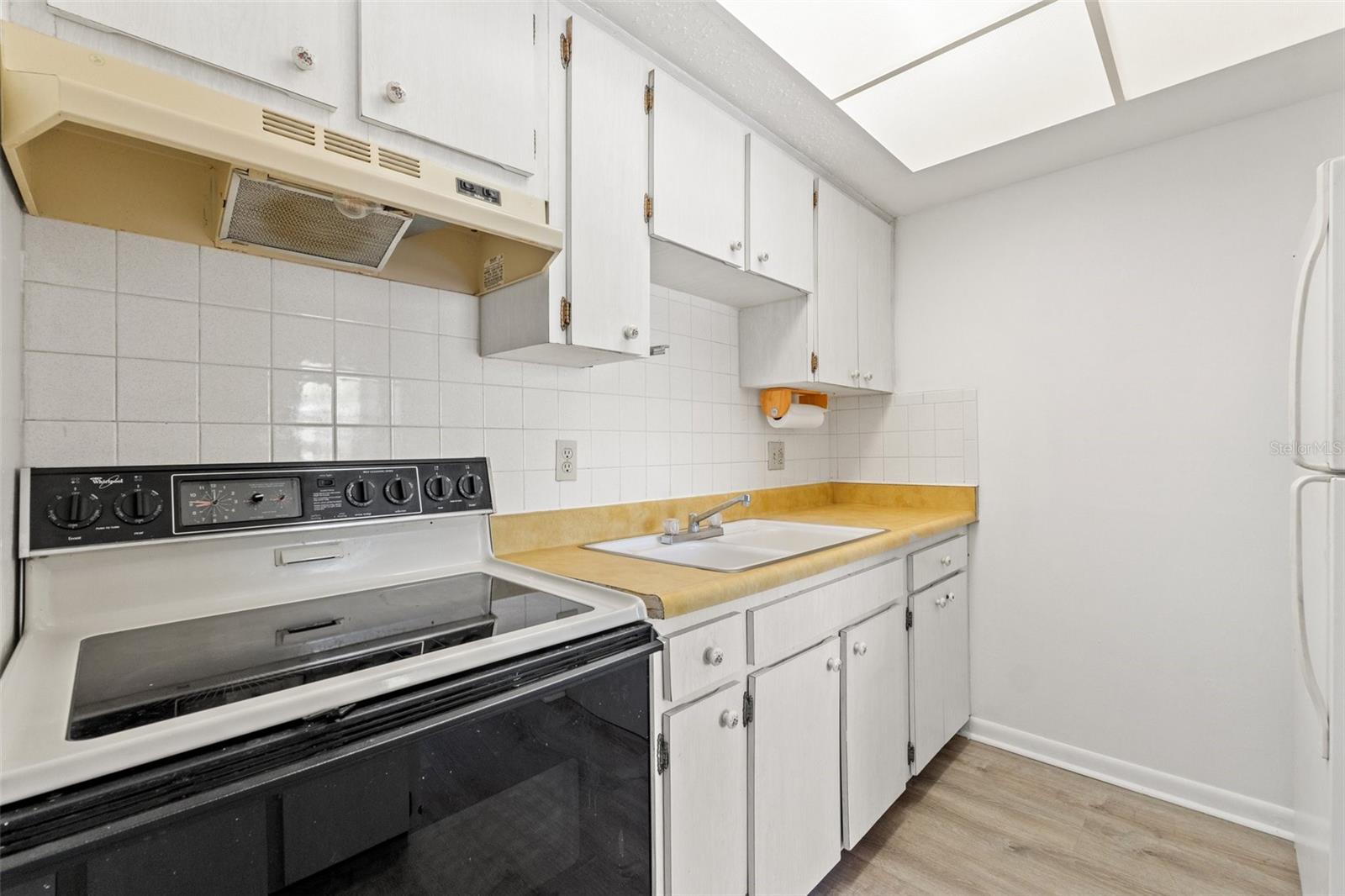 TB8460080 Property Photo