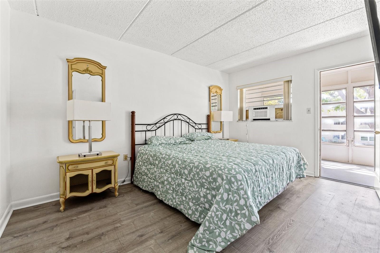 TB8460080 Property Photo