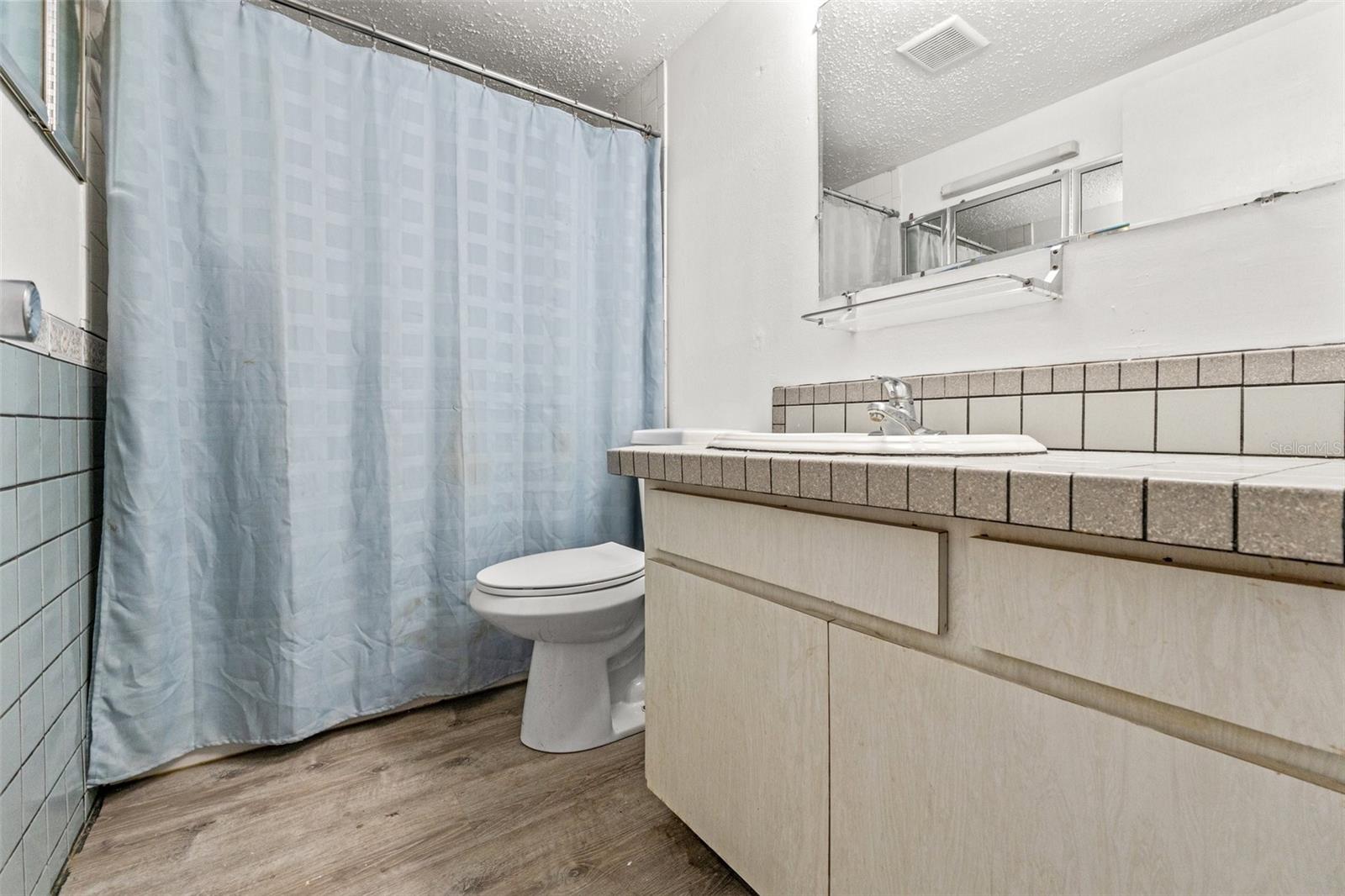 TB8460080 Property Photo