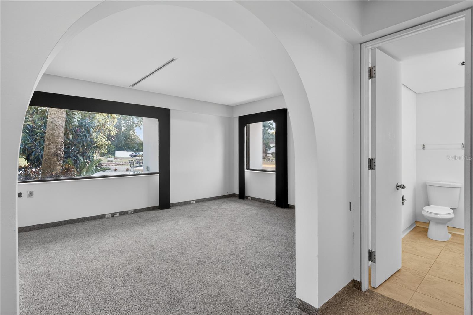 O6370385 Property Photo