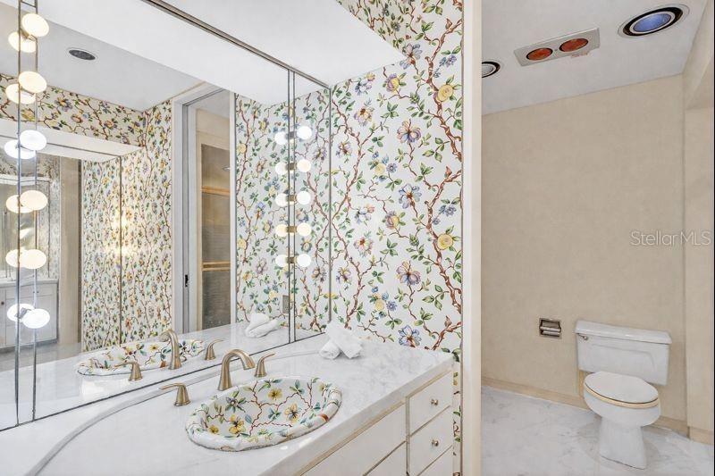 O6370385 Property Photo