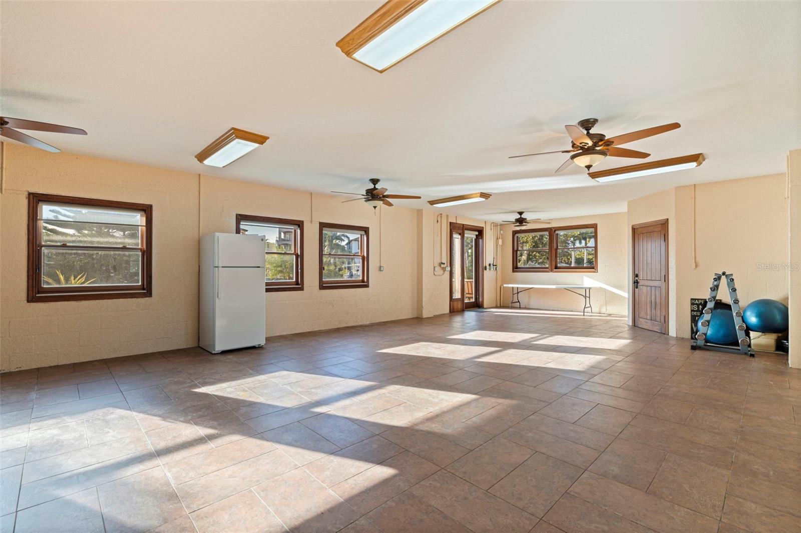 TB8460108 Property Photo