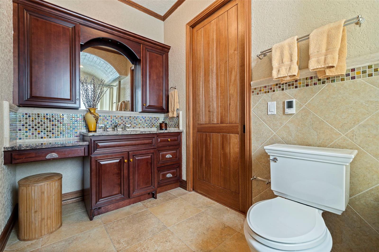 TB8460108 Property Photo