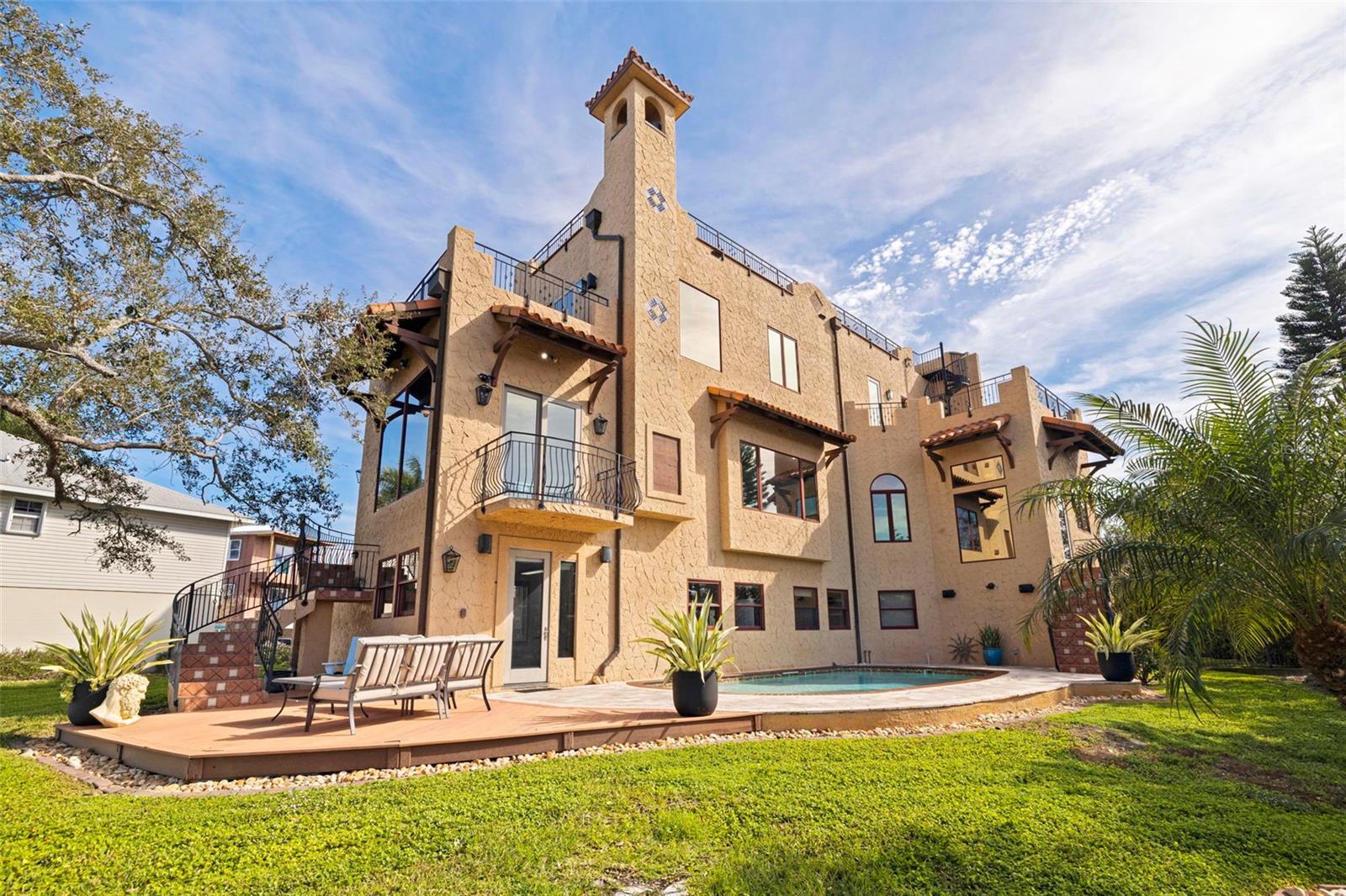 TB8460108 Property Photo