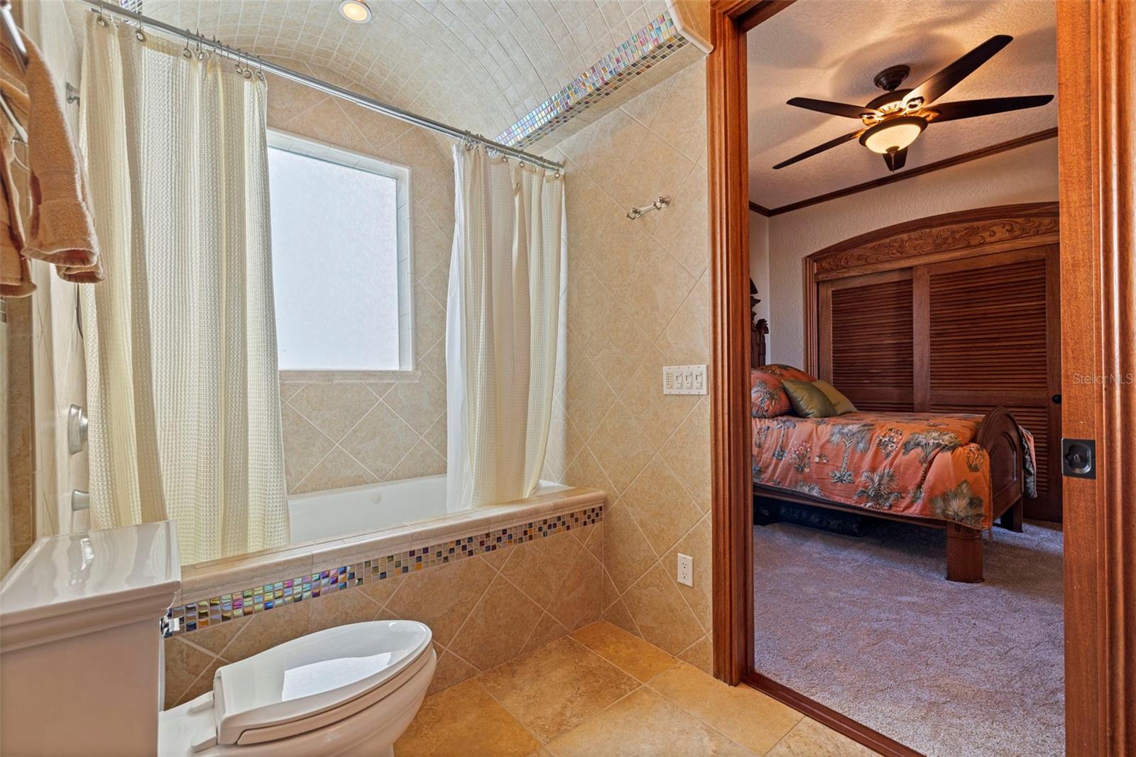 TB8460108 Property Photo