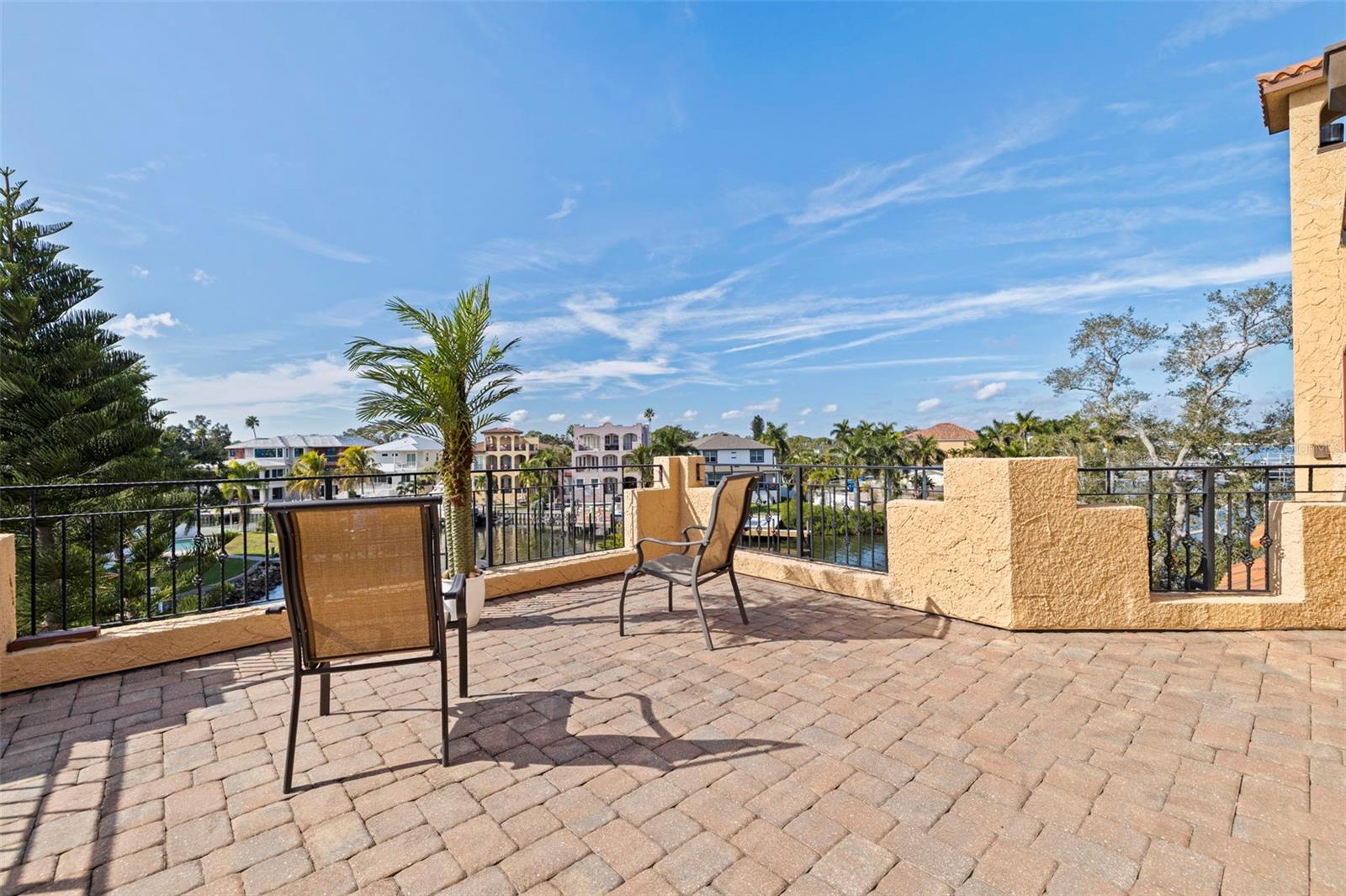 TB8460108 Property Photo